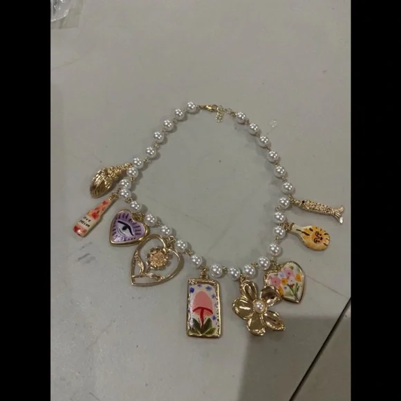 NEW - Fantasy Gold and Pearl Charm‎ Necklace - Picture 7 of 7